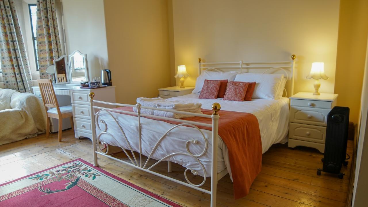 Cleeve House Bed & Breakfast Melksham Eksteriør bilde