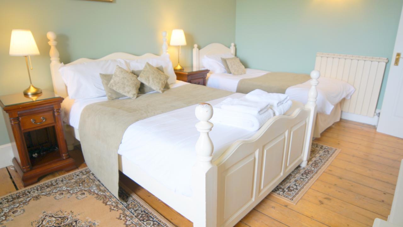 Cleeve House Bed & Breakfast Melksham Eksteriør bilde